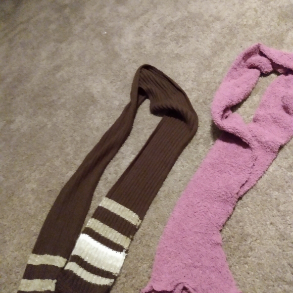 Scarfs - Picture 2 of 5